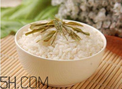 茶葉水煮飯有什么好處？茶葉水怎么煮飯