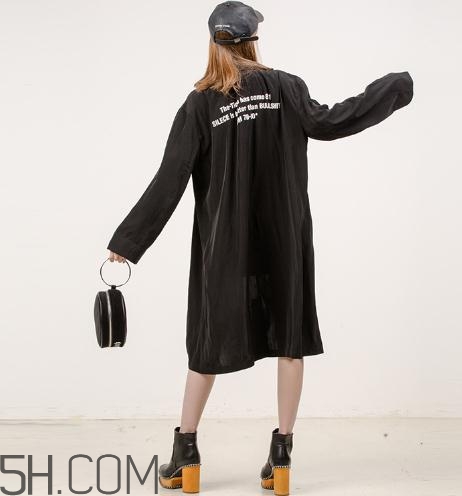 moussy的衣服怎么樣？moussy的外套很大嗎？