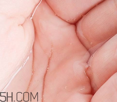 esthe dew爽膚水哪個顏色好？esthe dew化妝水不同顏色區(qū)別