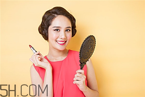 烤瓷牙為什么會出臭味？烤瓷牙為什么那么貴？