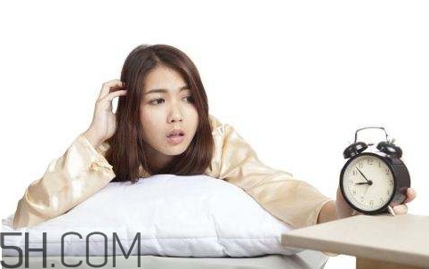 睡眠不足會有什么影響？長期睡眠不足是指多少時間以上