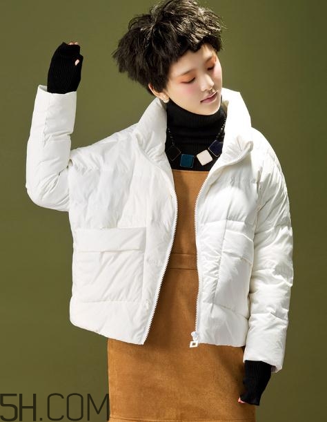 白色羽絨服發(fā)黃怎么洗白？白色羽絨服染色怎么能去掉？