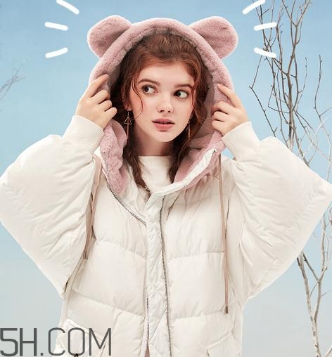 白色羽絨服發(fā)黃怎么洗白？白色羽絨服染色怎么能去掉？