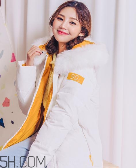 白色羽絨服發(fā)黃怎么洗白？白色羽絨服染色怎么能去掉？