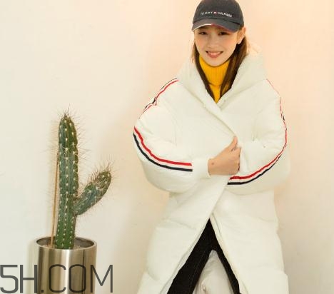 白色羽絨服怎么保存不發(fā)黃？白色羽絨服怎么打理？