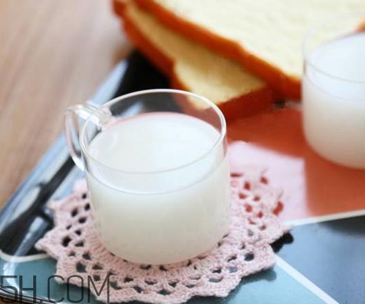 可爾必思好喝嗎？可爾必思有酒精嗎？