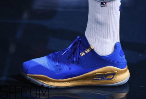 under armour curry 4 low勇士隊藍金配色會發(fā)售嗎？