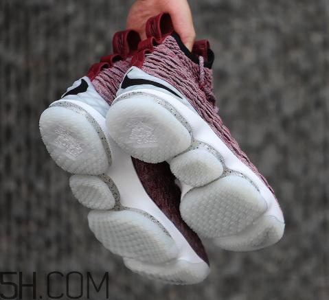nike lebron 15 wine紅酒配色發(fā)售時間_多少錢？