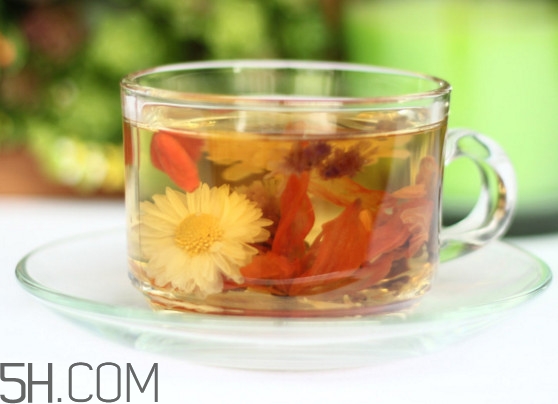 天氣干燥煲什么湯喝最好？氣候干燥喝什么茶好