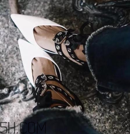 尖頭鞋買(mǎi)大了怎么辦？尖頭鞋不跟腳怎么辦？