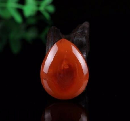 南紅瑪瑙可以泡水嗎？南紅瑪瑙能沾水嗎？