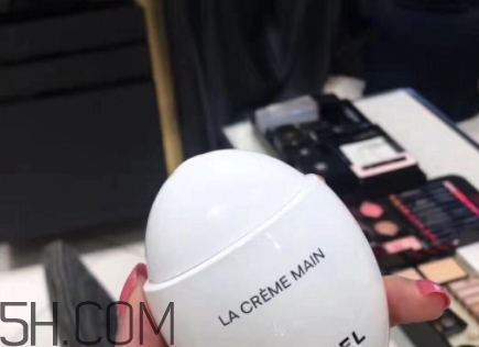 香奈兒la creme main護手霜怎么用？香奈兒鵝卵石護手霜評測