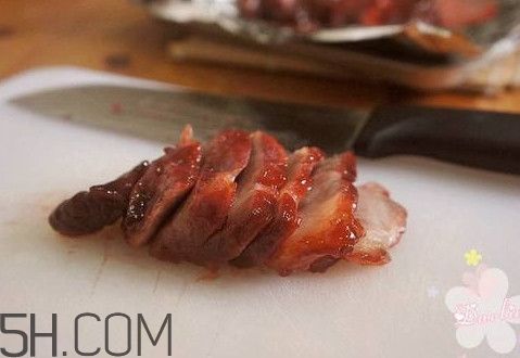 為什么叉燒是紅的？用微波爐如何做叉燒肉