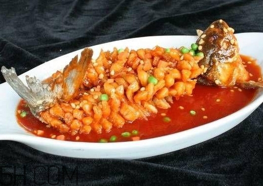 松鼠魚(yú)為什么叫松鼠魚(yú)？松鼠魚(yú)是什么魚(yú)做的