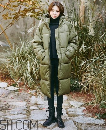 軍綠色羽絨服怎么搭配？軍綠色羽絨服搭配圖片