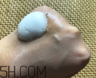 絲塔芙泡沫潔面乳怎么用？泡沫潔面乳用法