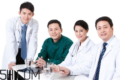 水痘多大年齡出現(xiàn)？水痘多長(zhǎng)時(shí)間可以上學(xué)？