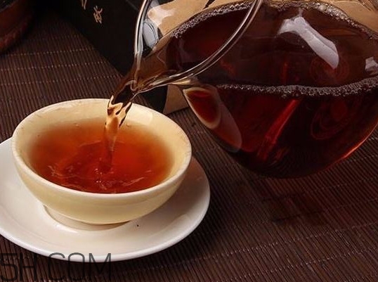 服用哪些藥物前后不能喝酒？為什么不能用茶葉水服藥