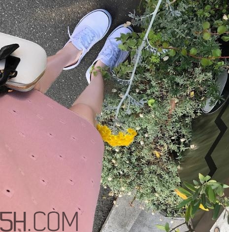 帆布鞋能光腳穿嗎？帆布鞋可以墊增高墊嗎？