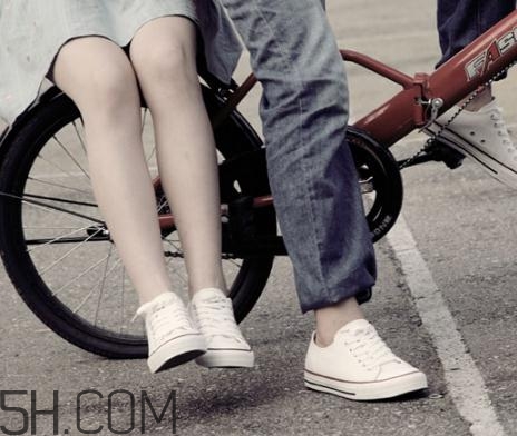 帆布鞋長(zhǎng)霉了怎么處理？帆布鞋發(fā)霉了怎么洗掉？