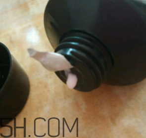 雅芳小黑裙香體乳怎么樣？雅芳小黑裙香體乳好用嗎？