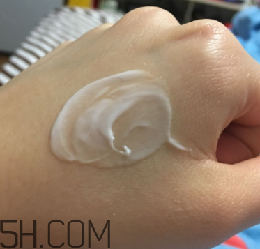 露得清身體乳怎么樣？露得清身體乳好用嗎？
