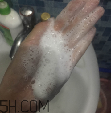 露得清綿密洗面奶怎么樣？露得清綿密洗面奶好用嗎？