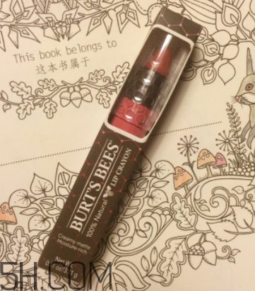 小蜜蜂唇膏筆多少錢？小蜜蜂唇膏筆很貴嗎？