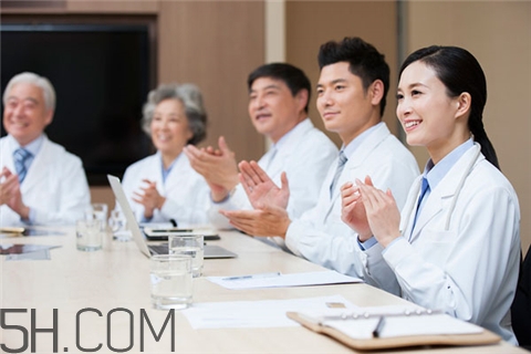 白內(nèi)障能針灸嗎？白內(nèi)障能配眼鏡嗎？