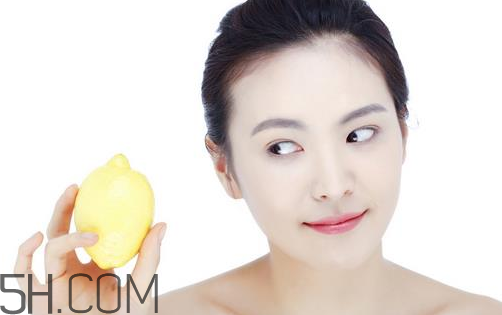 卸妝油可以祛痘嗎？卸妝油的錯(cuò)誤用法