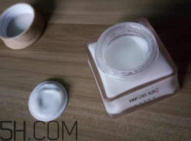 御泥坊礦物養(yǎng)膚霜怎么樣？御泥坊礦物養(yǎng)膚霜好用嗎？