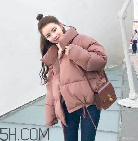 面包服是羽絨服嗎？面包服和羽絨服的區(qū)別