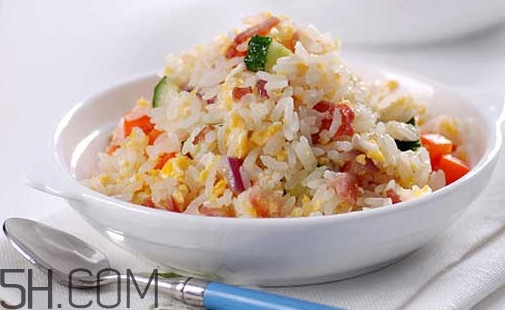 蛋炒飯怎么做讓每一顆米上都有蛋？蛋炒飯有什么營養(yǎng)