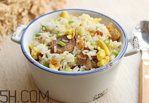 蛋炒飯可以和土豆絲一起吃嗎？蛋炒飯吃多了有什么危害