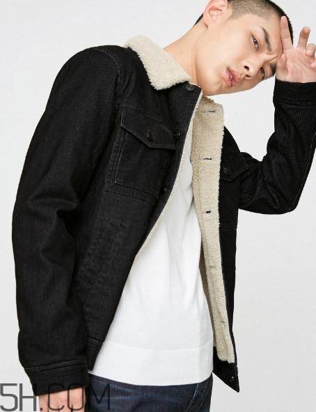 燈芯絨衣服會縮水嗎？燈芯絨衣服粘毛嗎？