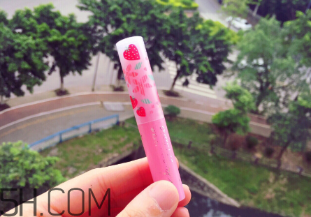 mistine變色草莓唇膏好用嗎？mistine變色草莓唇膏多少錢？