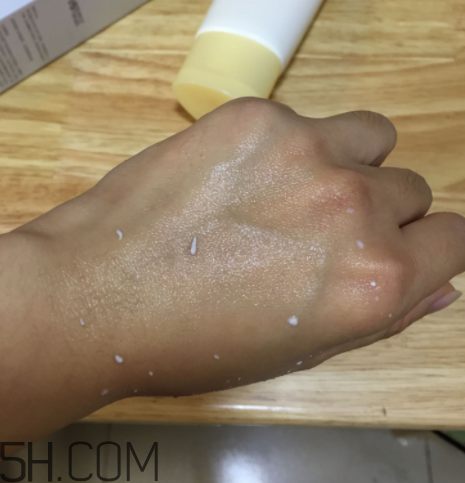 一葉子去角質(zhì)素怎么樣？一葉子去角質(zhì)素怎么用？