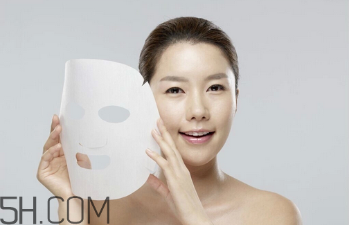 敷睡眠面膜臉刺痛怎么回事？閉口粉刺可以用面膜嗎？
