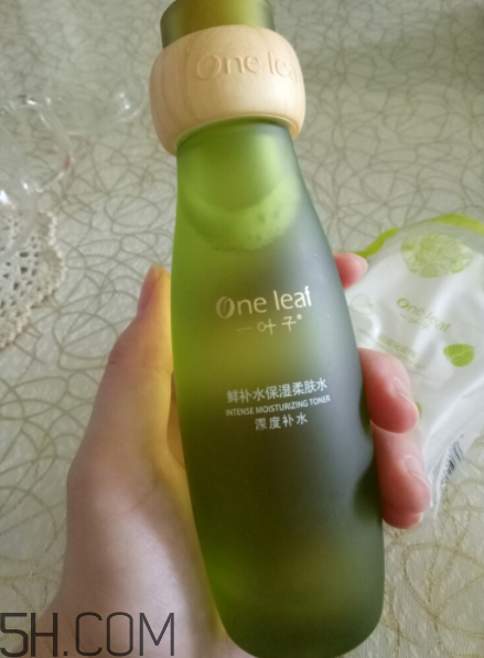 一葉子鮮補(bǔ)水柔膚水怎么樣？一葉子鮮補(bǔ)水柔膚水好用嗎？