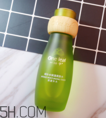 一葉子鮮補(bǔ)水柔膚水怎么樣？一葉子鮮補(bǔ)水柔膚水好用嗎？