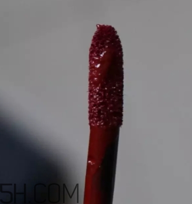 阿瑪尼紅管201多少錢？阿瑪尼紅管201停產(chǎn)了嗎？