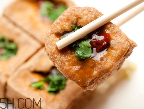 臭豆腐是誰(shuí)發(fā)明的？臭豆腐是哪里的特產(chǎn)