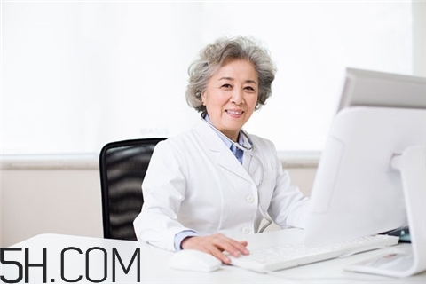 骨折用紅外線烤燈嗎？骨折做什么手術(shù)？