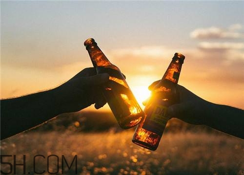 什么時(shí)候喝藥酒比較好？喝藥酒有什么禁忌？