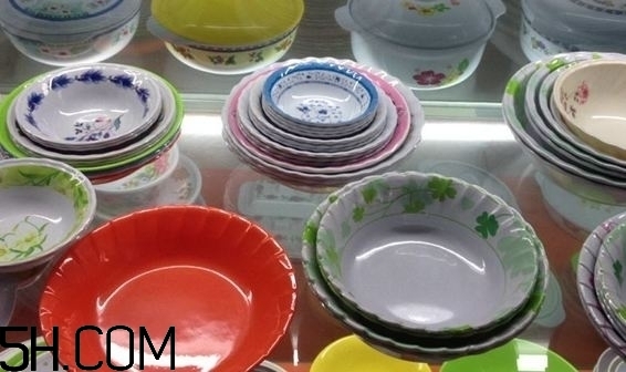 什么是仿瓷碗？仿瓷碗是塑料碗嗎？