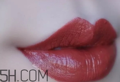 nars mona口紅顯白嗎？nars mona適合黃皮嗎？