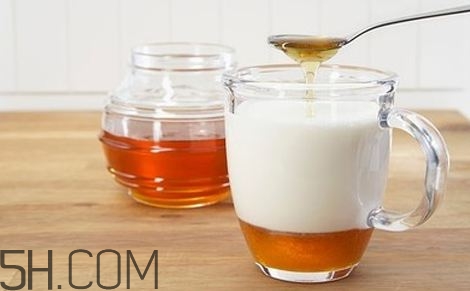 牛奶可以加蜂蜜嗎？蜂蜜加牛奶怎么樣？