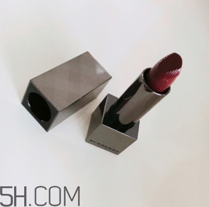 burberry97口紅多少錢？burberry巴寶莉97號(hào)牛血色專柜價(jià)
