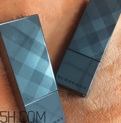burberry口紅97和93哪個(gè)好看？burberry巴寶莉97和93對(duì)比