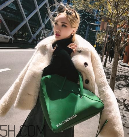 皮草粘了糖怎么處理？皮草粘了膠怎么清洗？